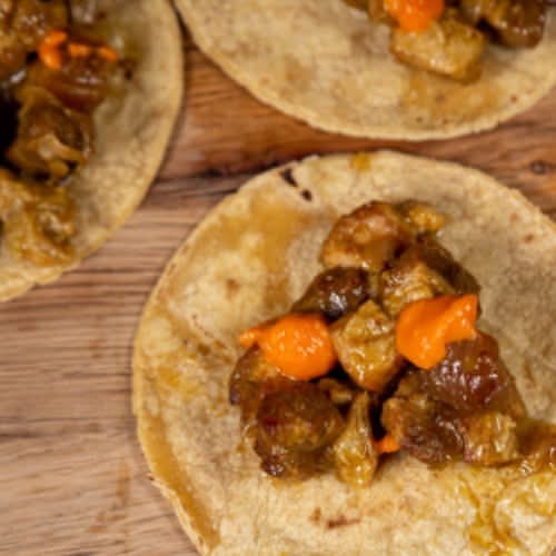 Taco de Chicharrón en salsa